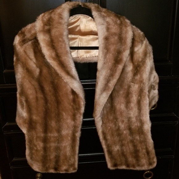 Regina Glenara by Glenot Accessories - 🌹💜Gorgeous Fur Stole❤👢